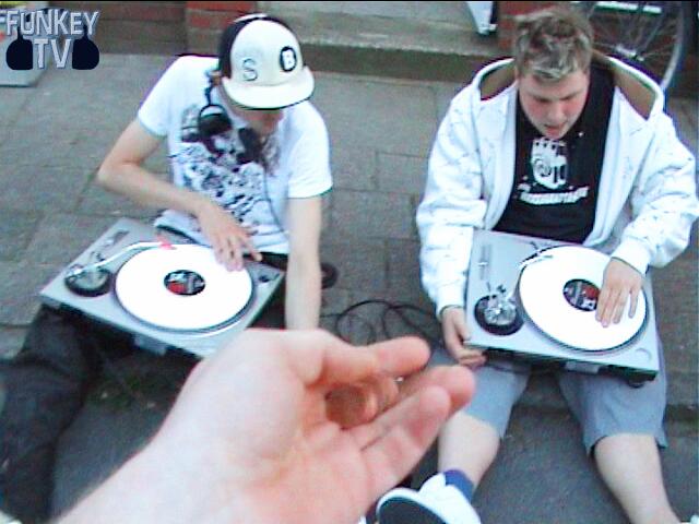 Links klicken um Video abzuspielen